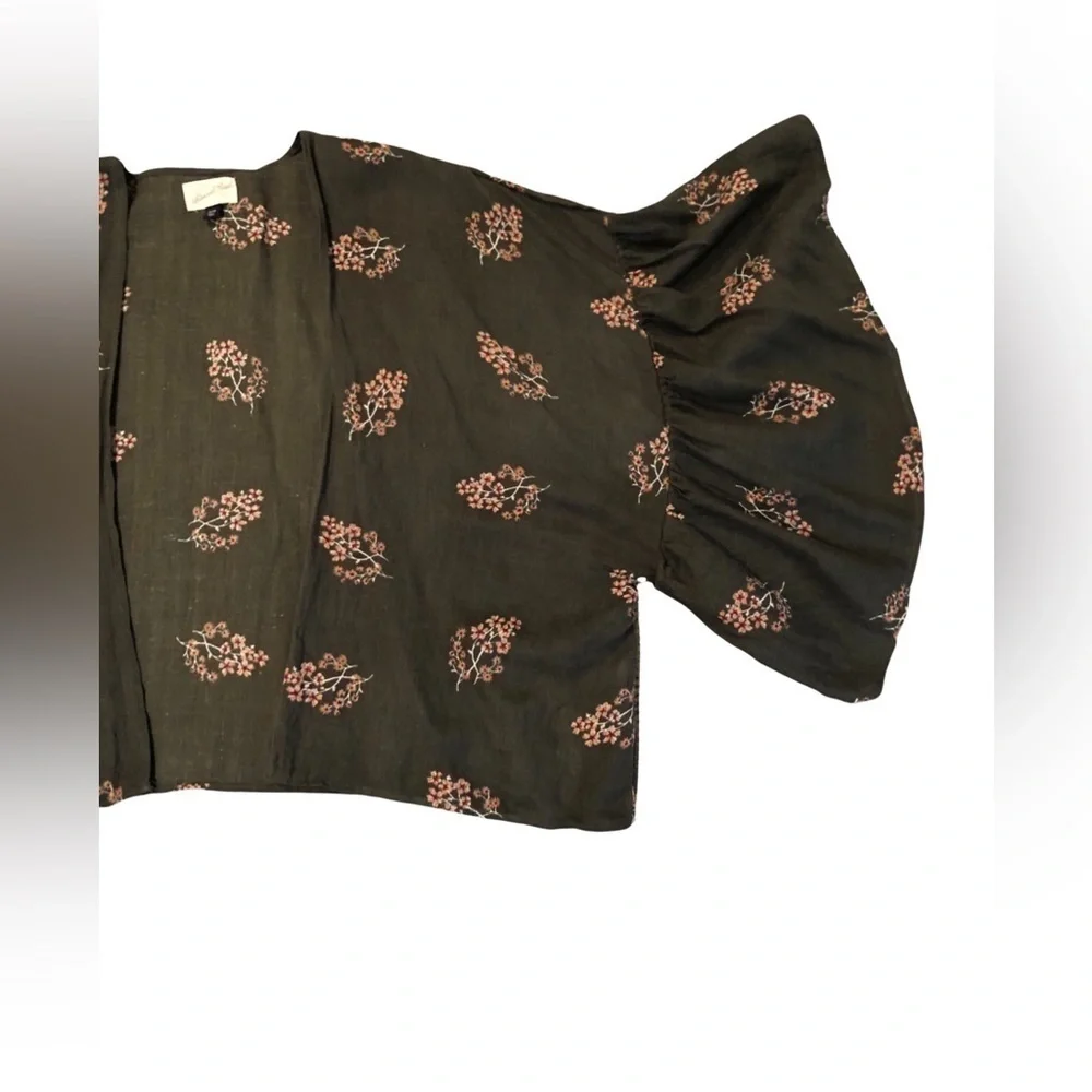 Universal Threads Kimono - Picture 3 of 4